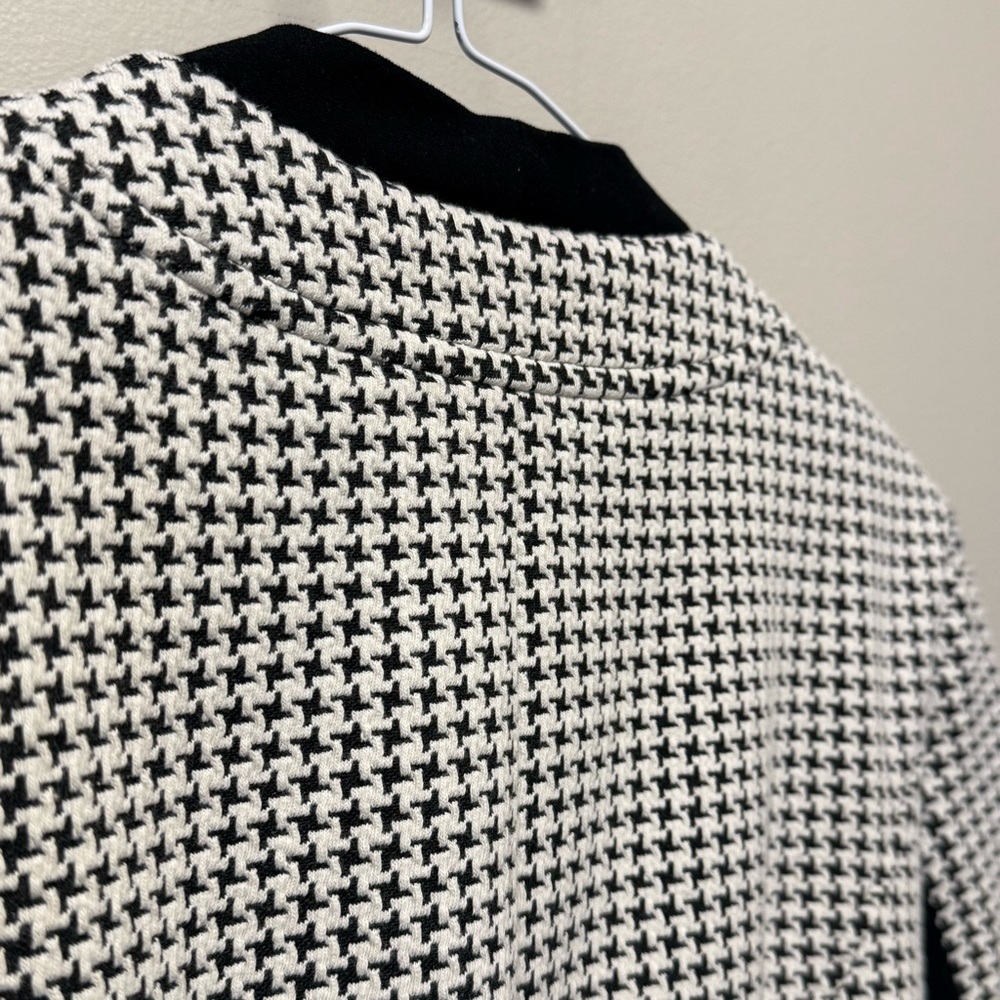 Nanette Lepore Black & White Houndstooth Contrast Panel Blazer - Size 8 - Picture 4 of 9